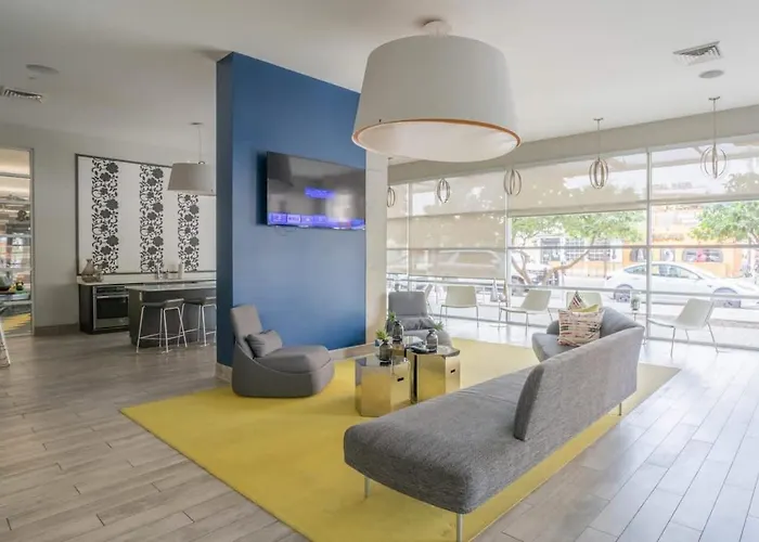 Apartment Comfy 2bd Dt - Balcony, Gym, W-d, Parking - Sleeps 8