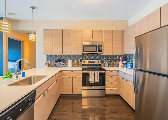 Comfy 2bd Dt - Balcony, Gym, W-d, Parking - Sleeps 8 * Phoenix